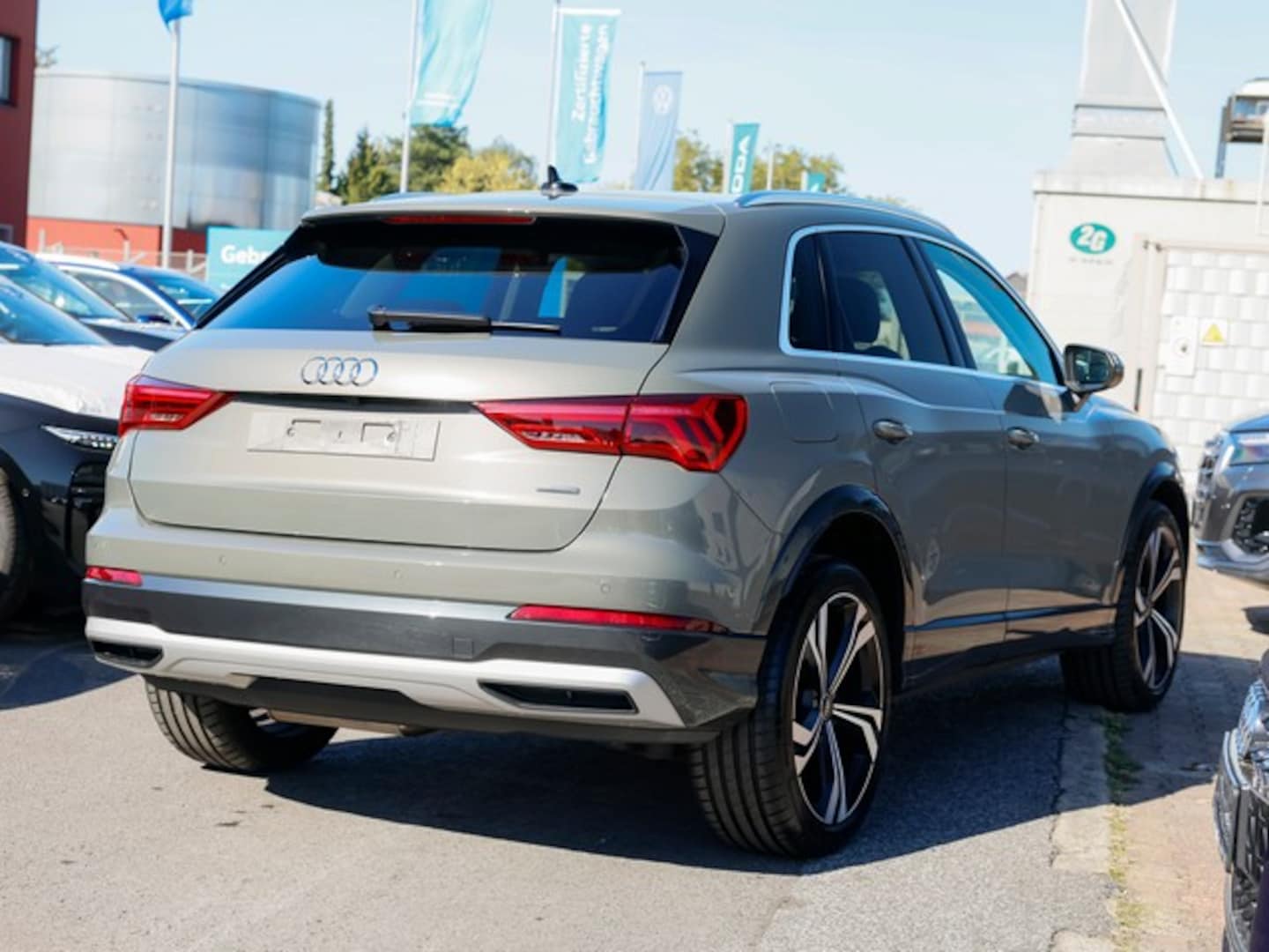 Bild über Audi Q3 TDI quattro 142 kW S tronic - für weitere Informationen kontaktieren Sie den Audi Partner