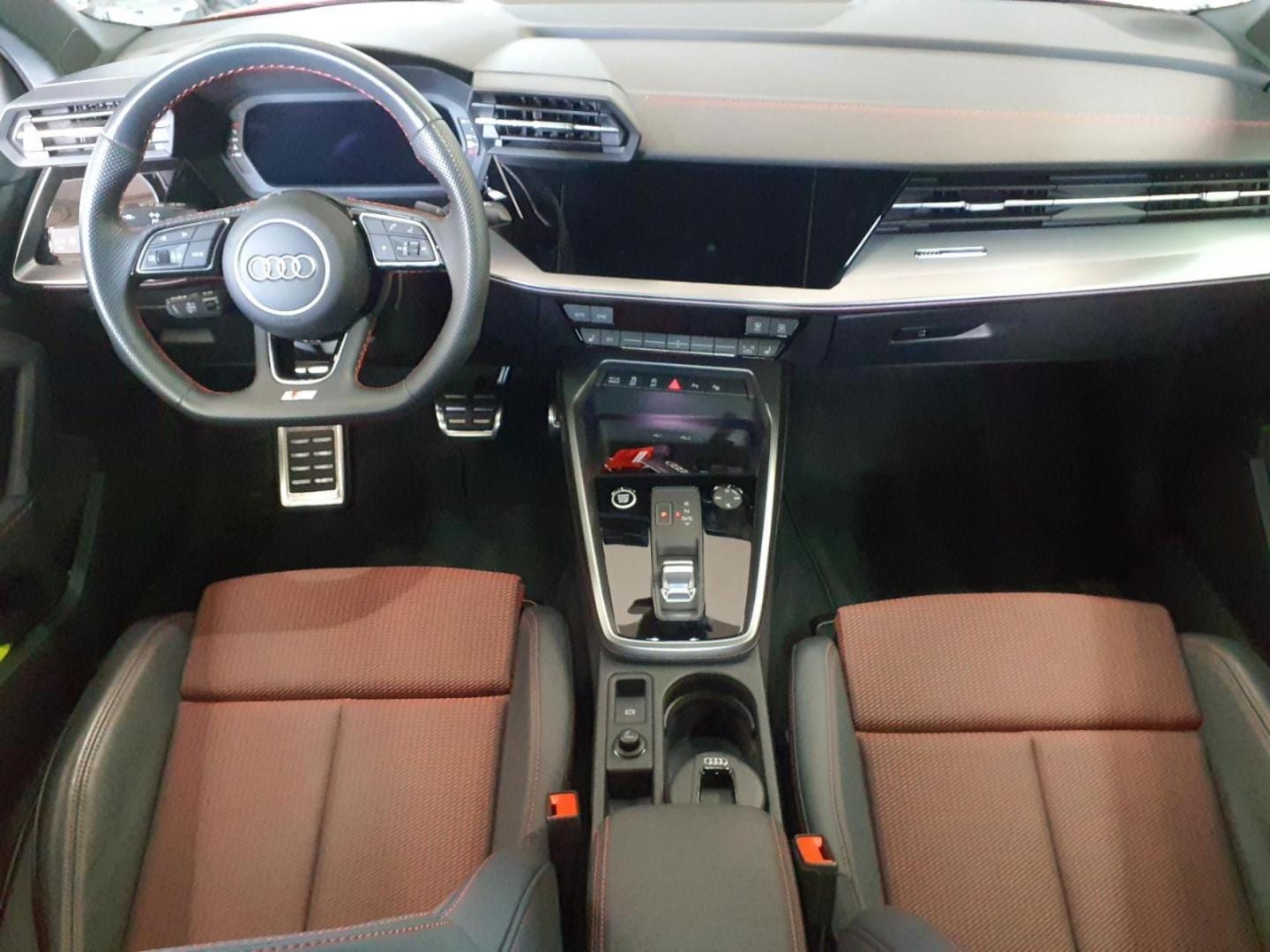 Bild über Audi A3 Sportback S line 35 TFSI S tronic - für weitere Informationen kontaktieren Sie den Audi Partner