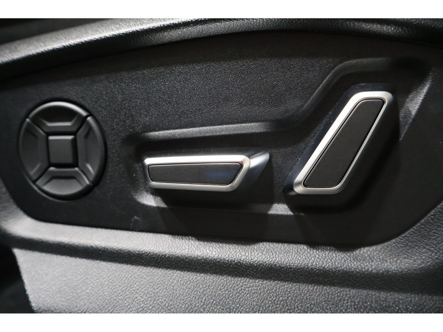 Bild über Audi Q8 SUV 50 TDI quattro tiptronic - für weitere Informationen kontaktieren Sie den Audi Partner