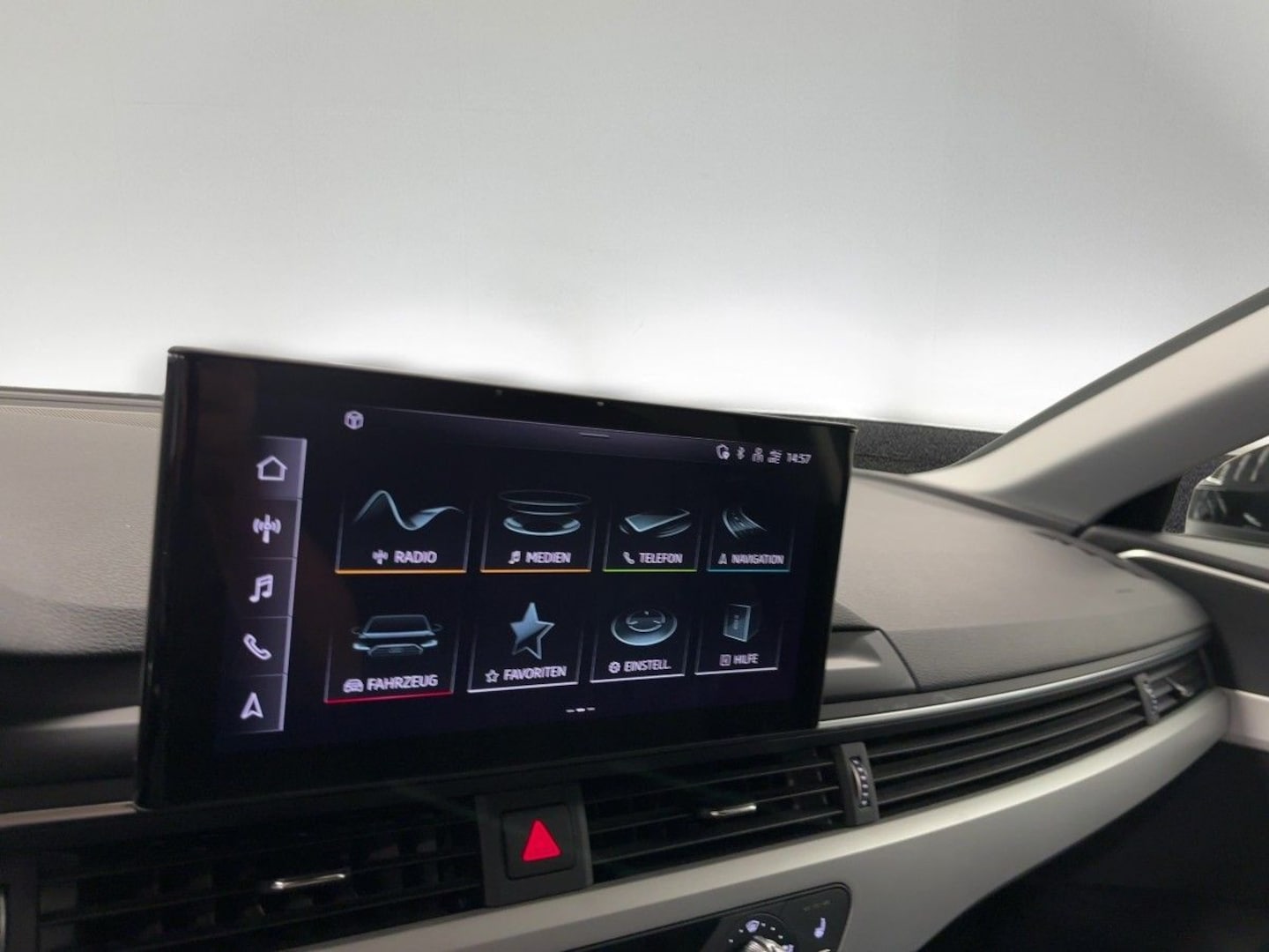 Bild über Audi A4 Avant 35 TFSI S tronic - für weitere Informationen kontaktieren Sie den Audi Partner