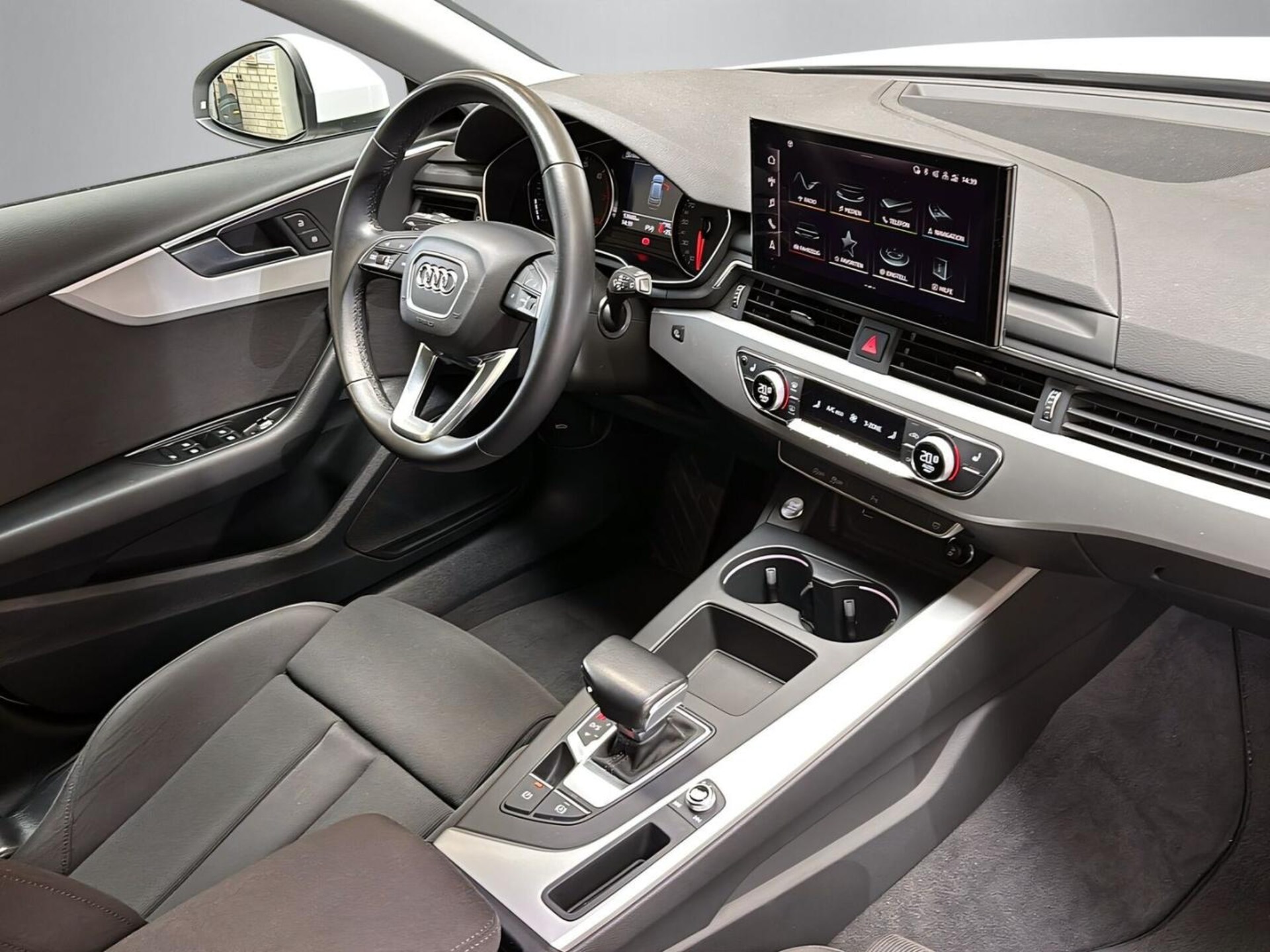 Audi A4 Avant S line