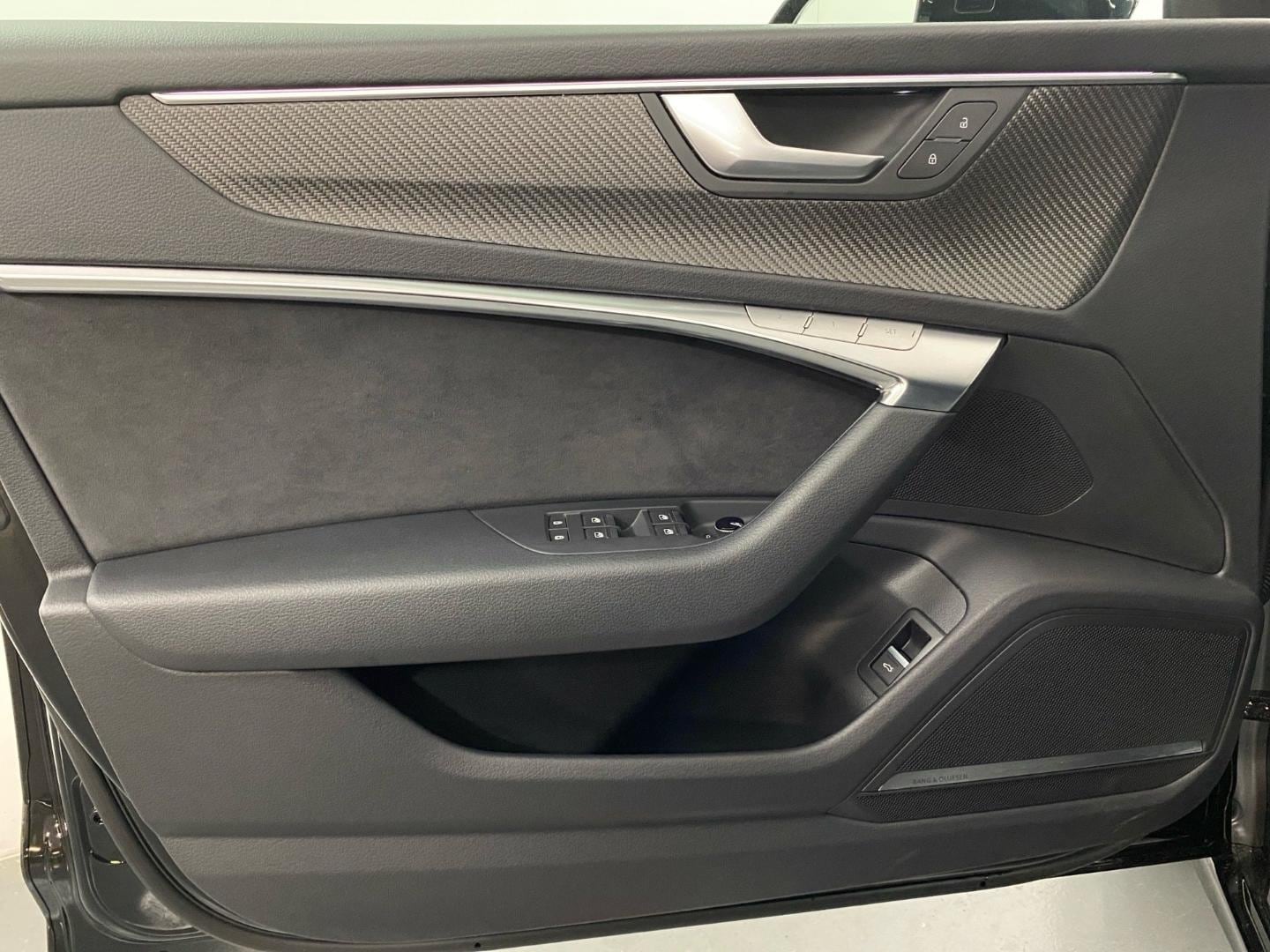 Bild über Audi S6 Avant TDI quattro tiptronic - für weitere Informationen kontaktieren Sie den Audi Partner