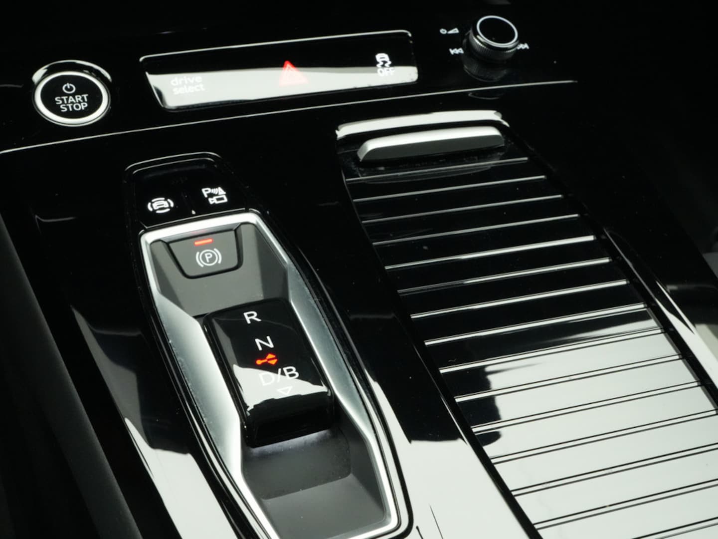 Bild über Audi A6 Sportback e-tron e-tron - für weitere Informationen kontaktieren Sie den Audi Partner