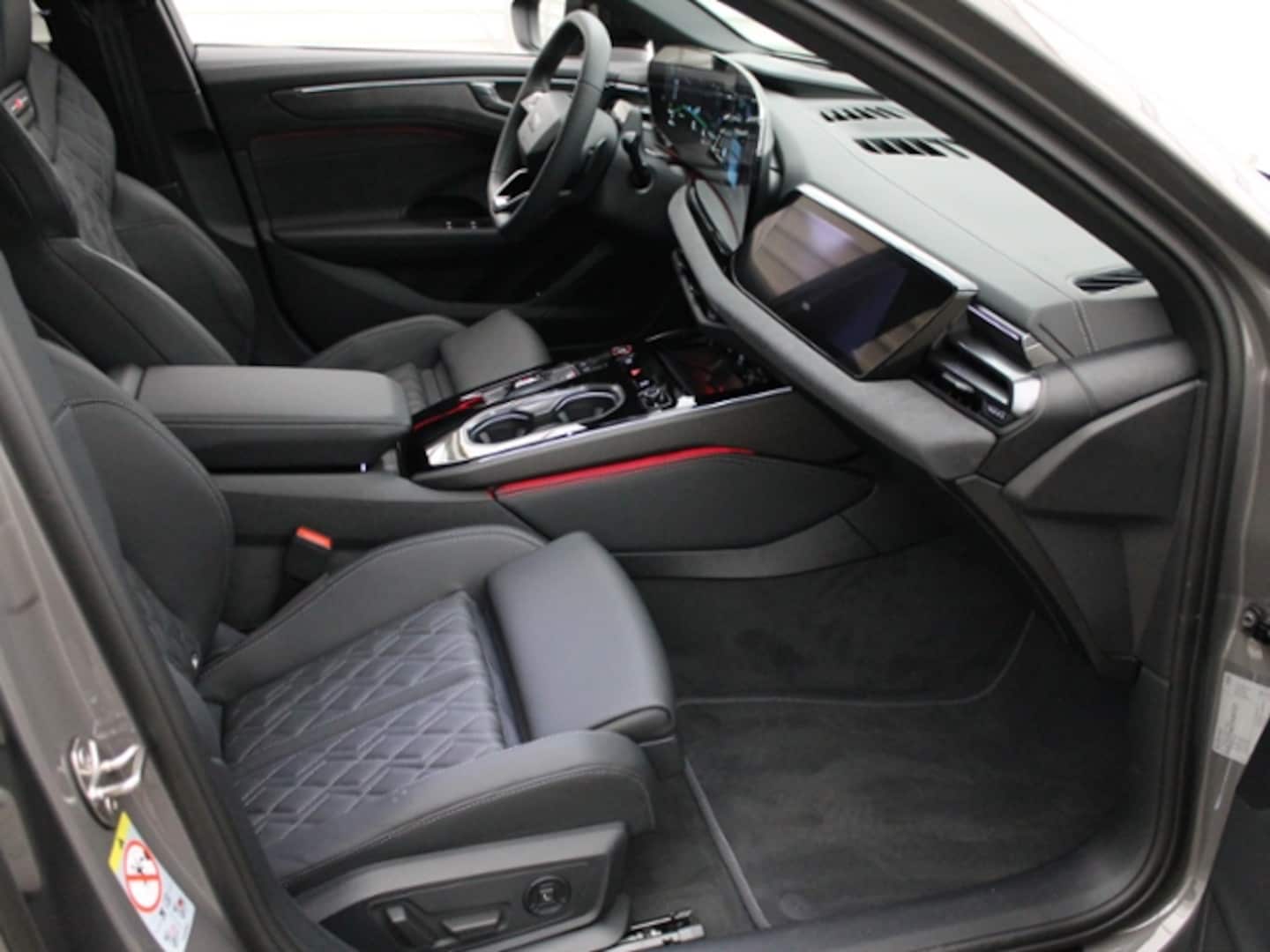 Bild über Audi A6 allroad TDI quattro 220 kW S tronic - für weitere Informationen kontaktieren Sie den Audi Partner