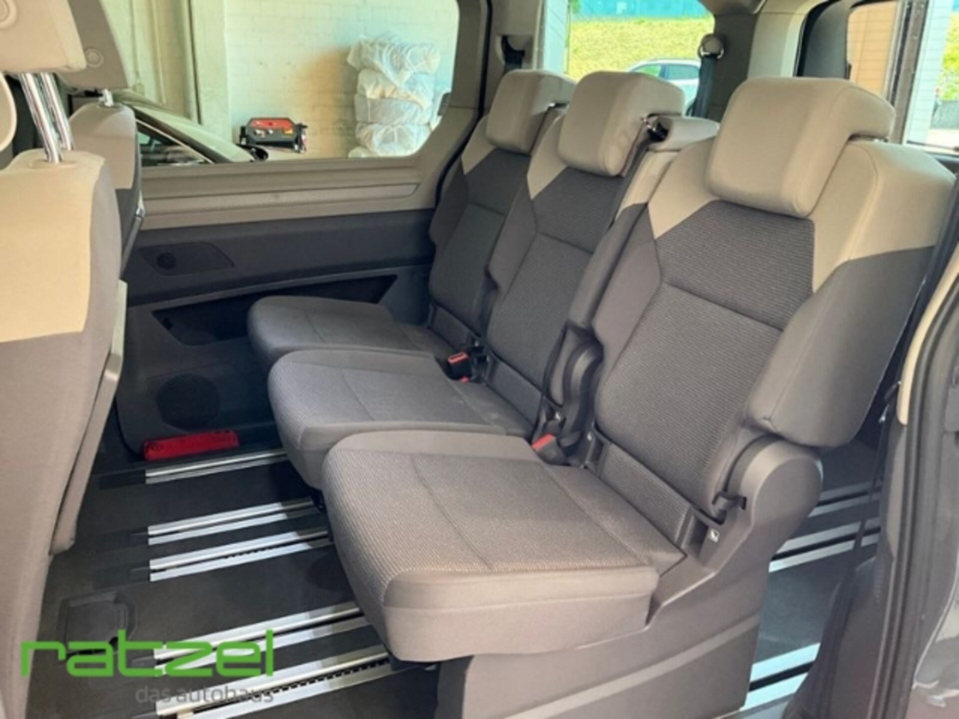 Volkswagen Multivan Basis-Modell