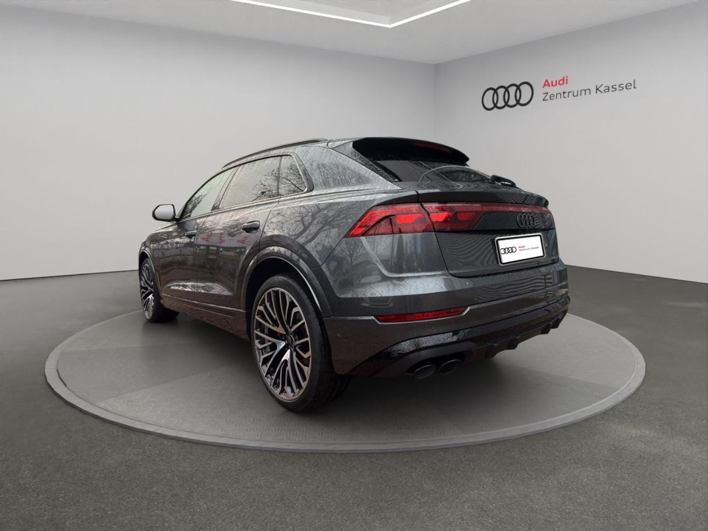 Bild über Audi SQ8 SUV TFSI quattro tiptronic - für weitere Informationen kontaktieren Sie den Audi Partner