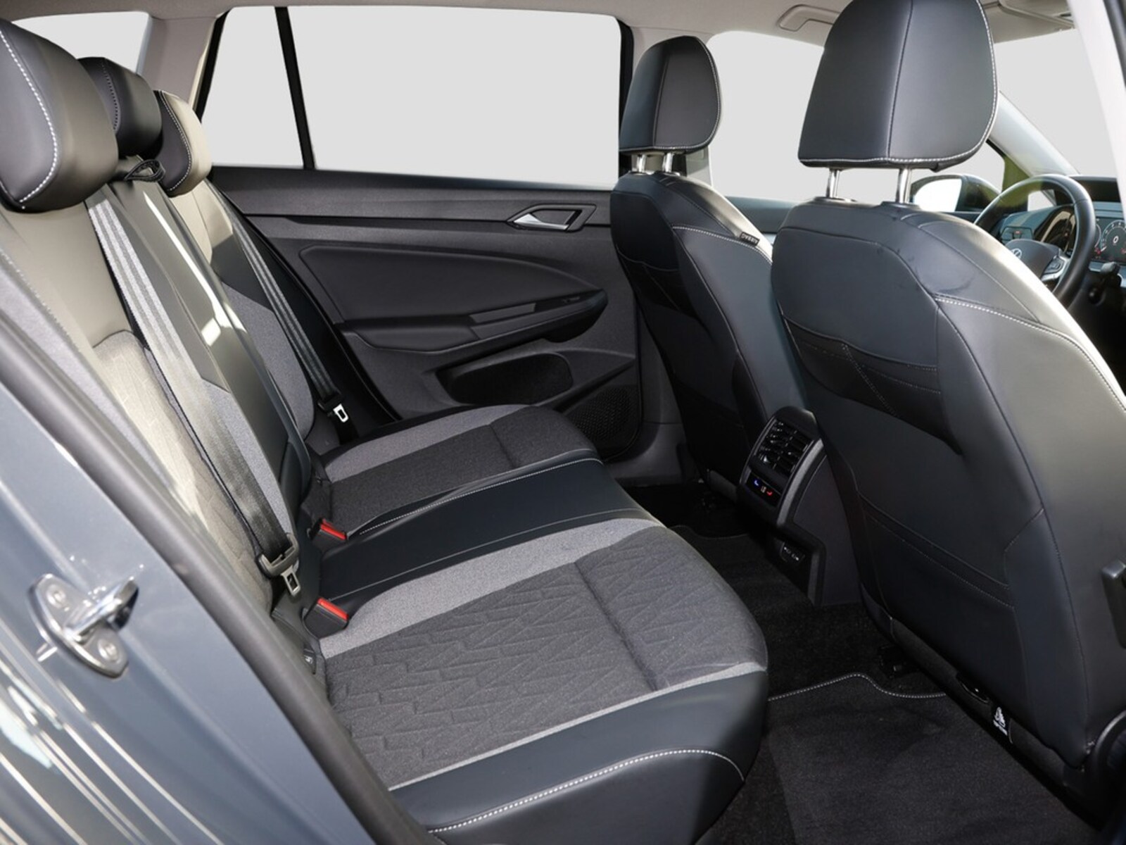 Volkswagen Golf Variant – Bild 9