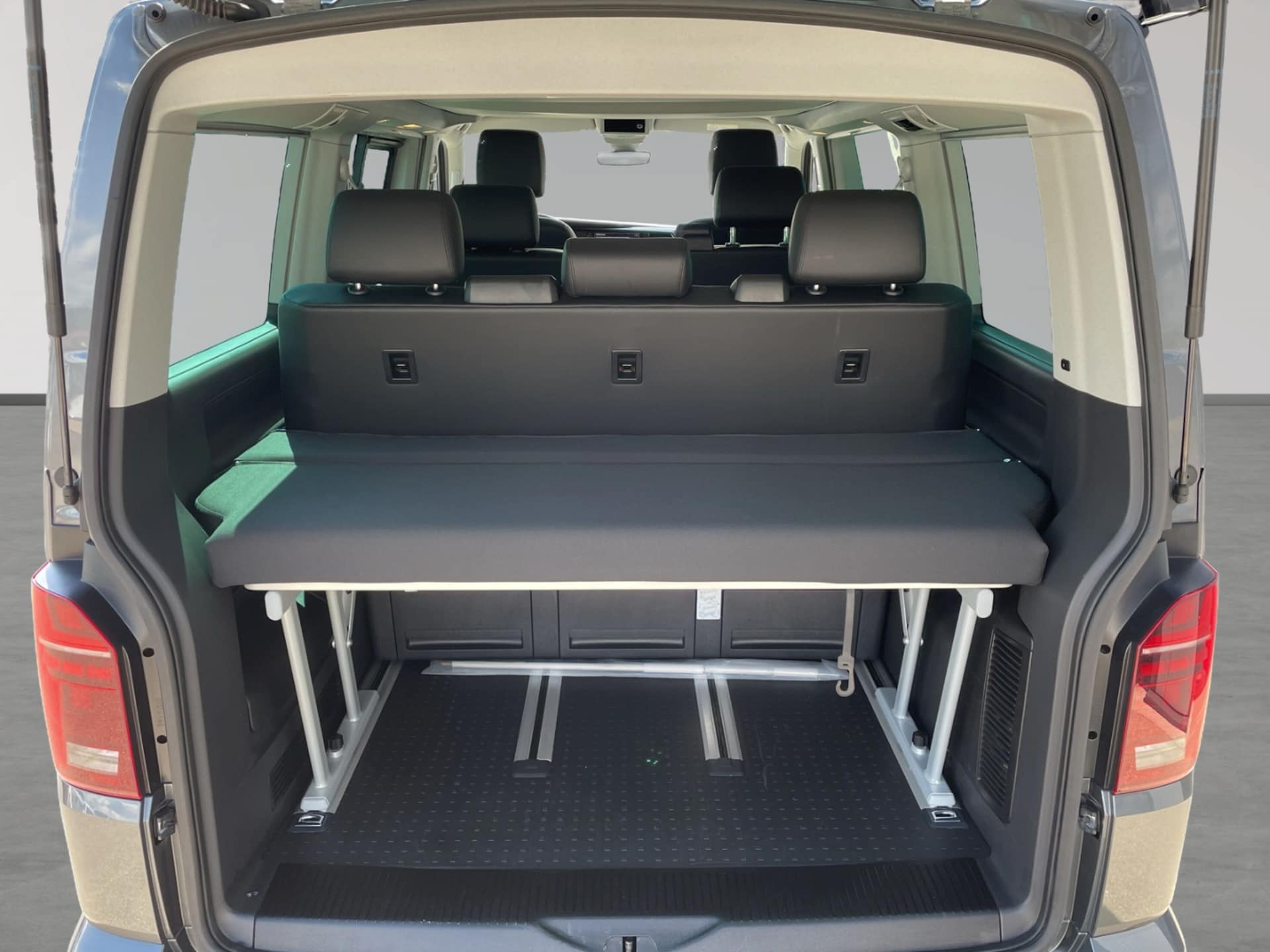 Volkswagen T6.1 California Beach