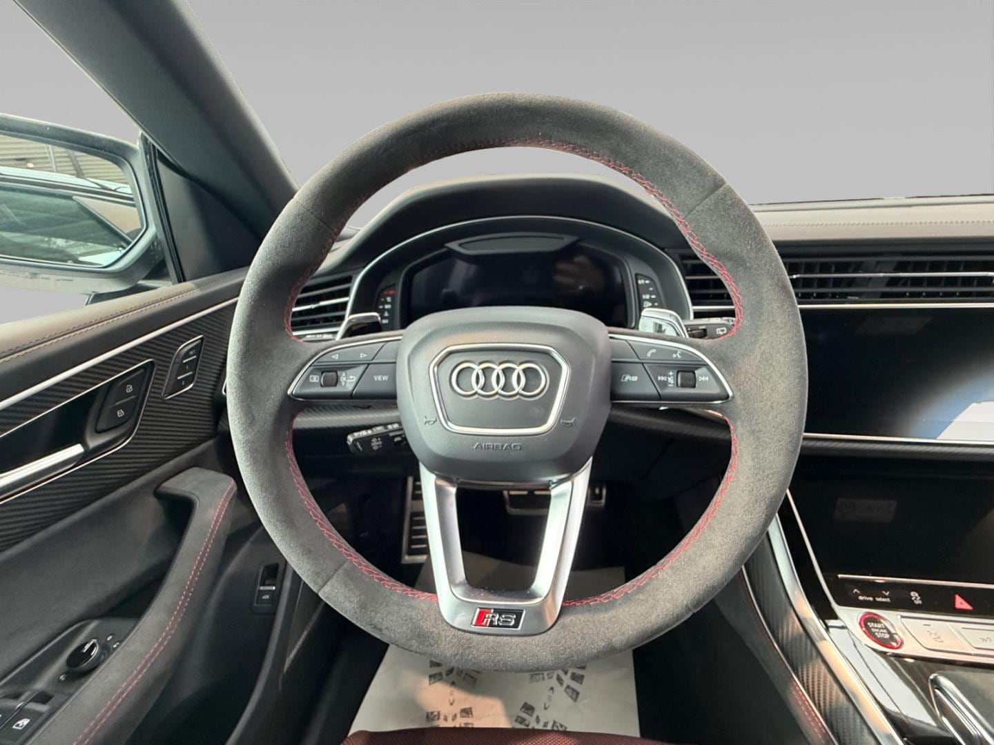 Bild über Audi RS Q8 SUV TFSI quattro 471 kW tiptronic - für weitere Informationen kontaktieren Sie den Audi Partner