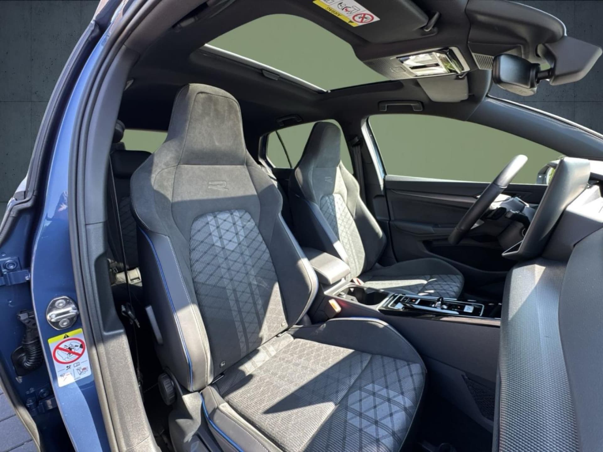 Volkswagen Golf R-Line