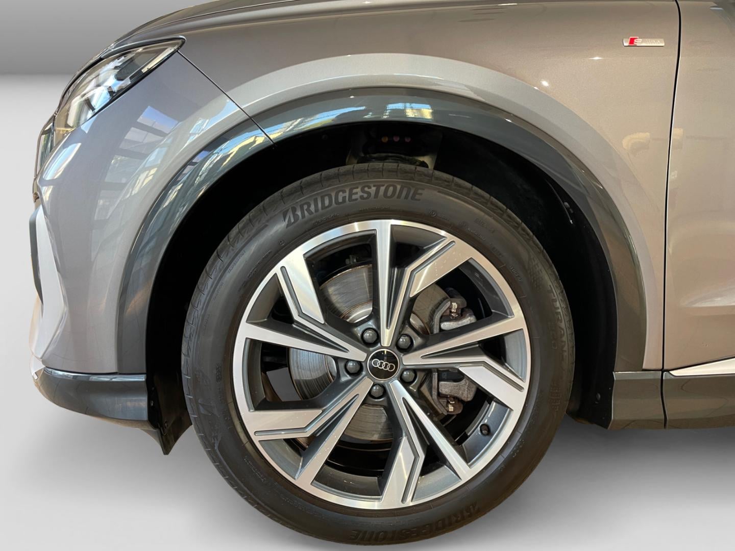Bild über Audi Q4 Sportback e-tron 40 e-tron - für weitere Informationen kontaktieren Sie den Audi Partner