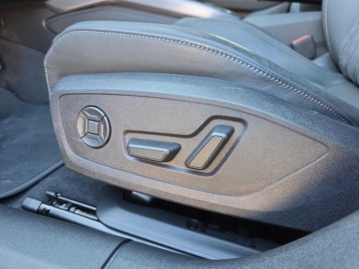 Bild über Audi A5 Avant TFSI quattro S tronic - für weitere Informationen kontaktieren Sie den Audi Partner