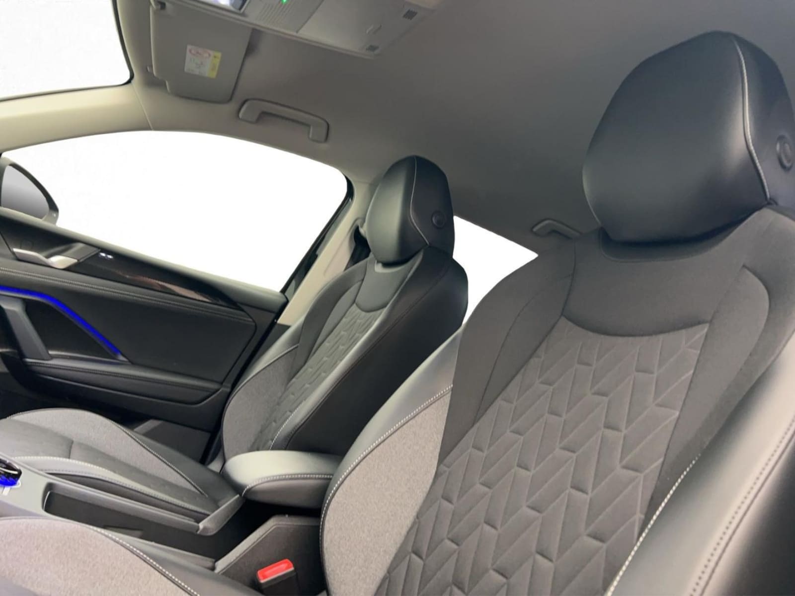 Volkswagen Tiguan – Bild 12