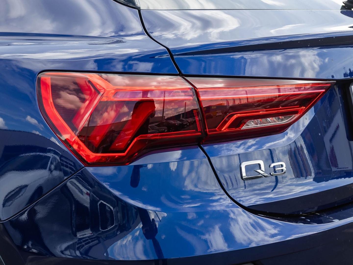 Bild über Audi Q3 Sportback S line 35 TFSI S tronic - für weitere Informationen kontaktieren Sie den Audi Partner