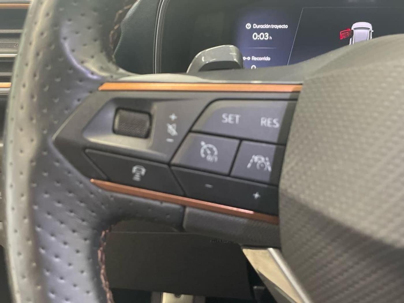 CUPRA Leon Sportstourer 1.5 eTSI DSG 110 kW (150 CV) — photo 9
