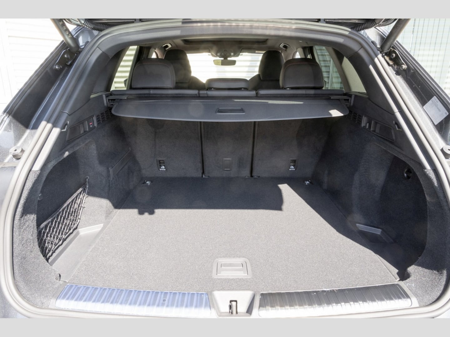 Bild über Audi Q5 SUV TDI quattro 150 kW S tronic - für weitere Informationen kontaktieren Sie den Audi Partner