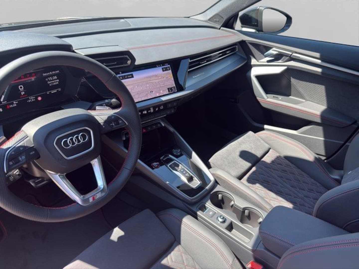 Bild über Audi S3 Limousine TFSI quattro 245 kW S tronic - für weitere Informationen kontaktieren Sie den Audi Partner