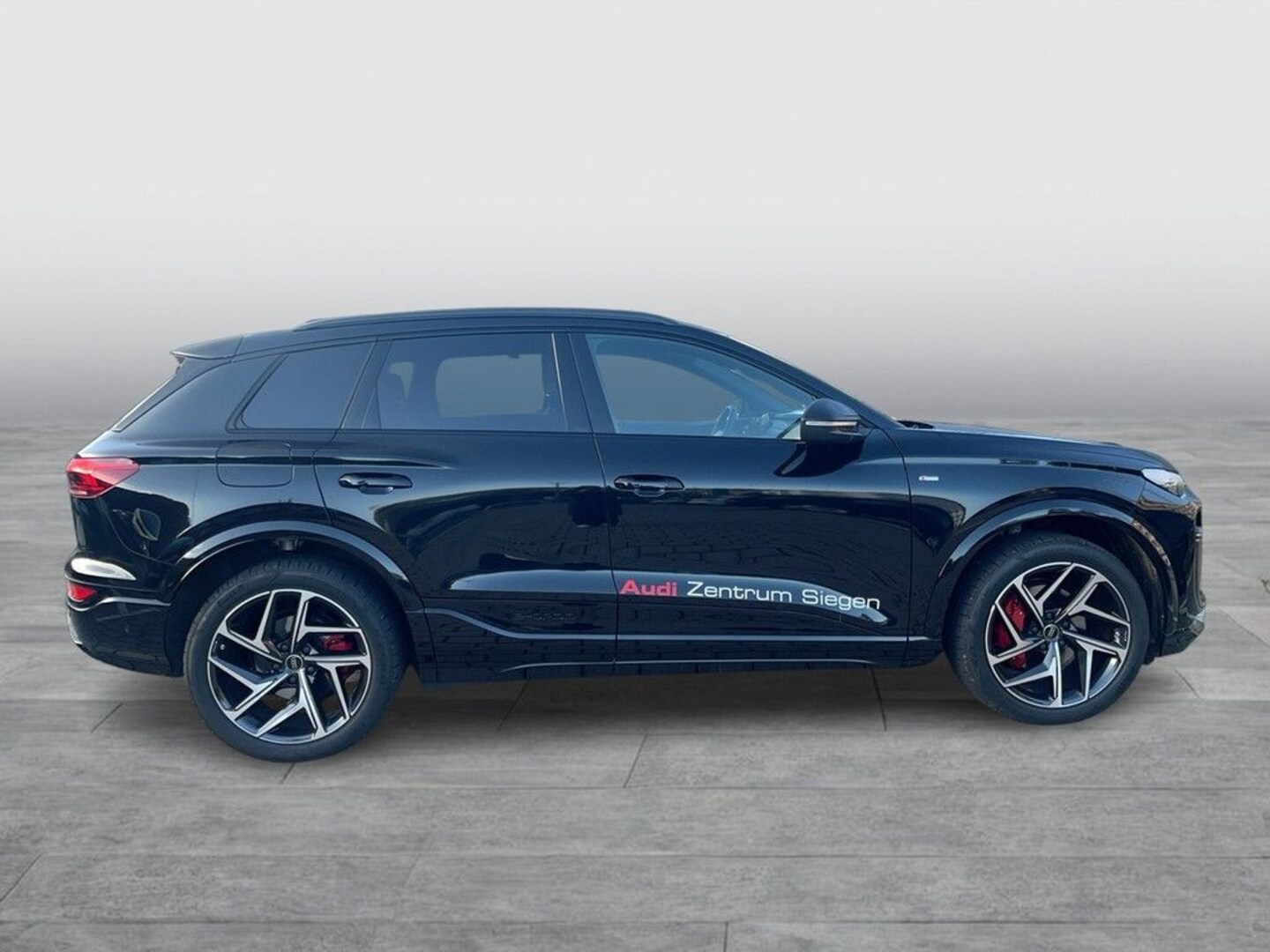 Bild über Audi Q6 SUV e-tron S line business e-tron performance 225 kW - für weitere Informationen kontaktieren Sie den Audi Partner