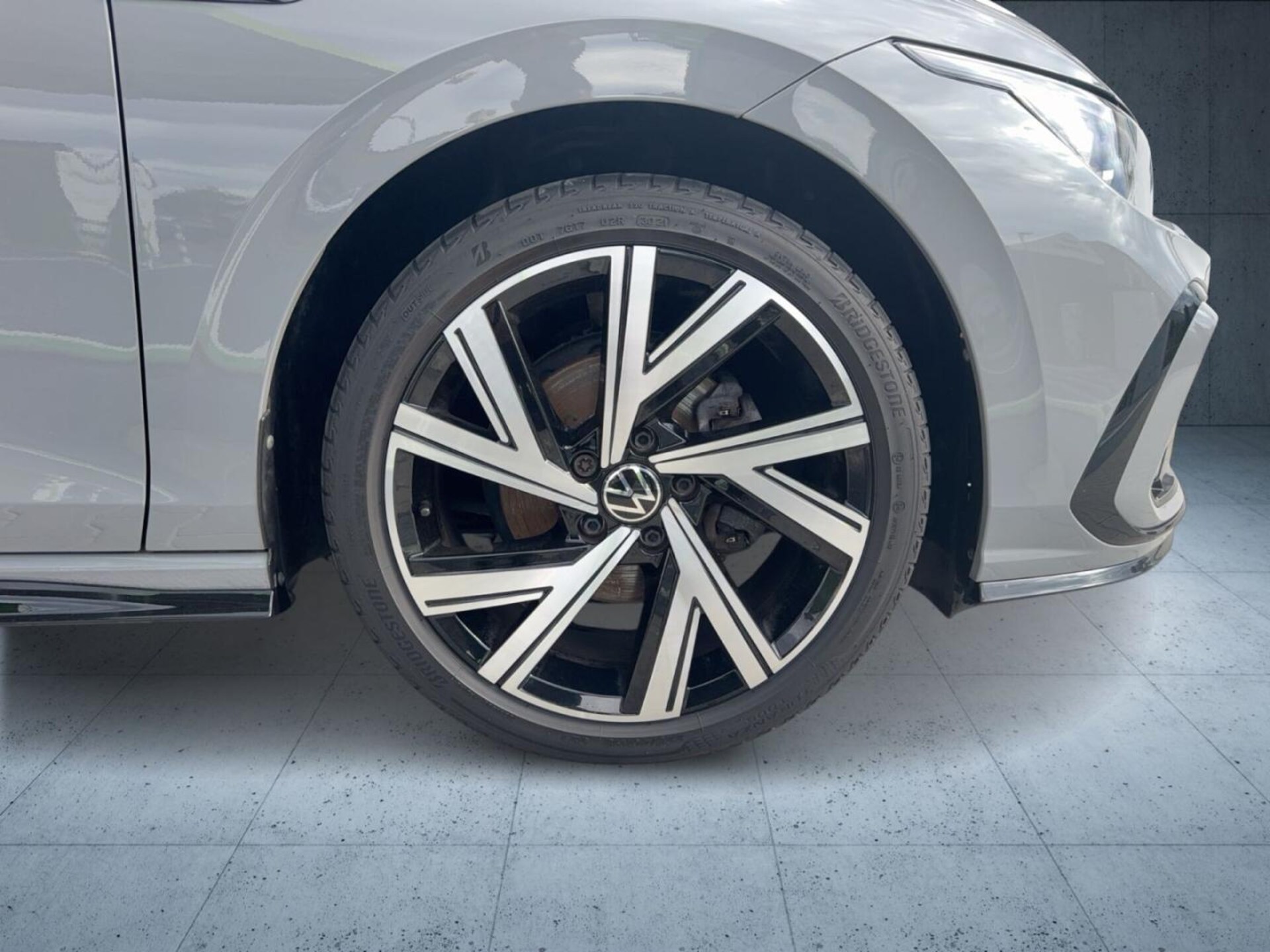 Volkswagen Golf R-Line