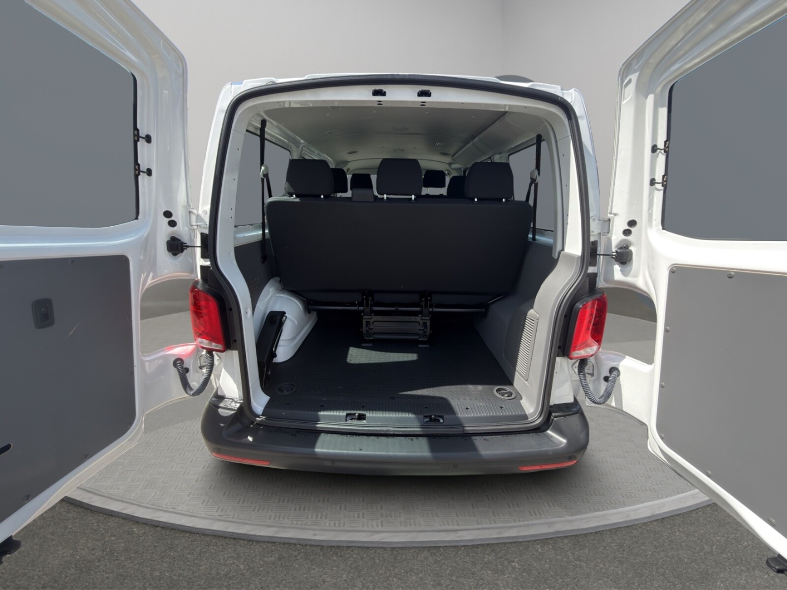 Volkswagen T6.1 Transporter Kombi kurzer Radstand – Bild 12