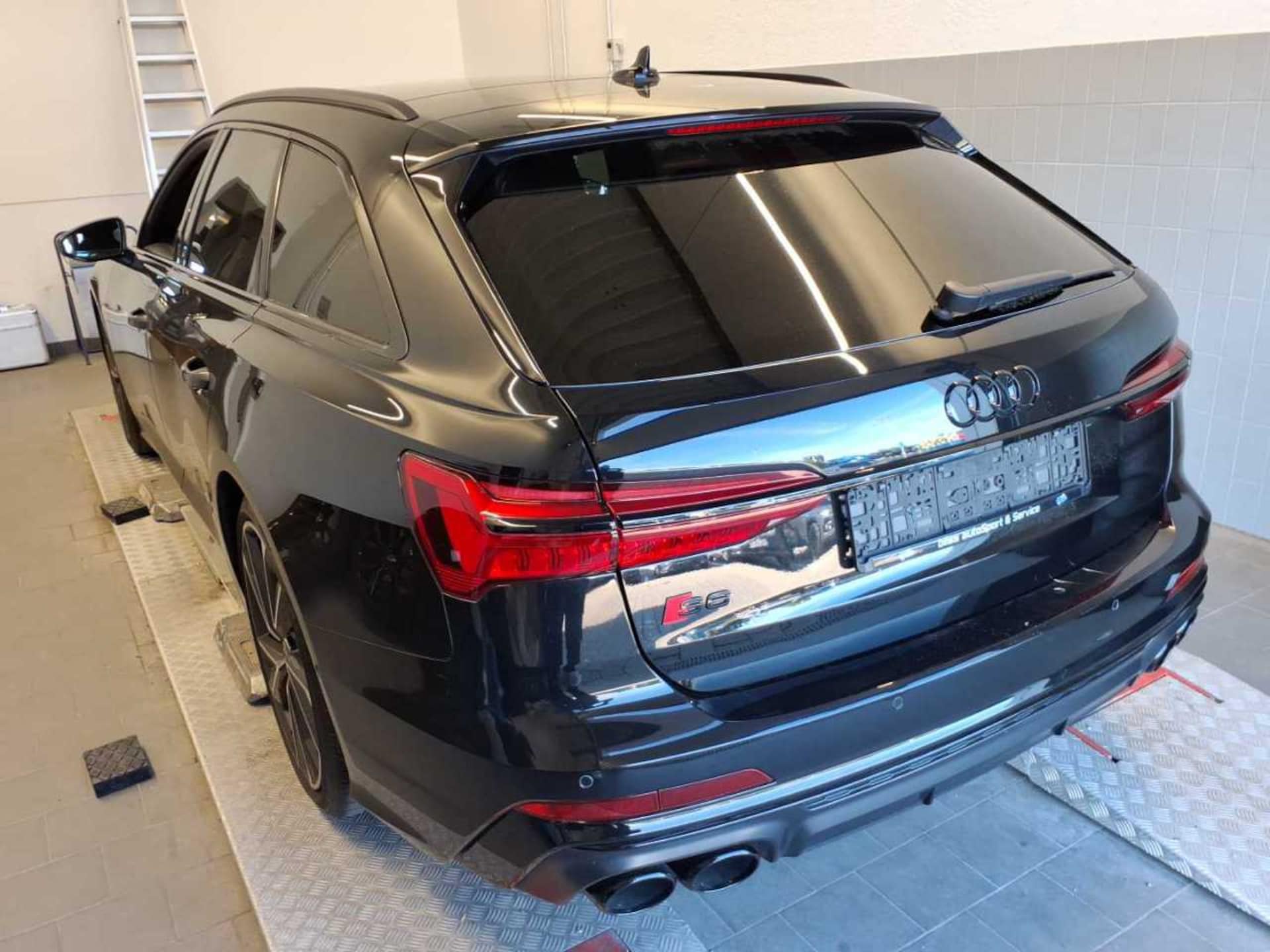 Audi S6 Avant
