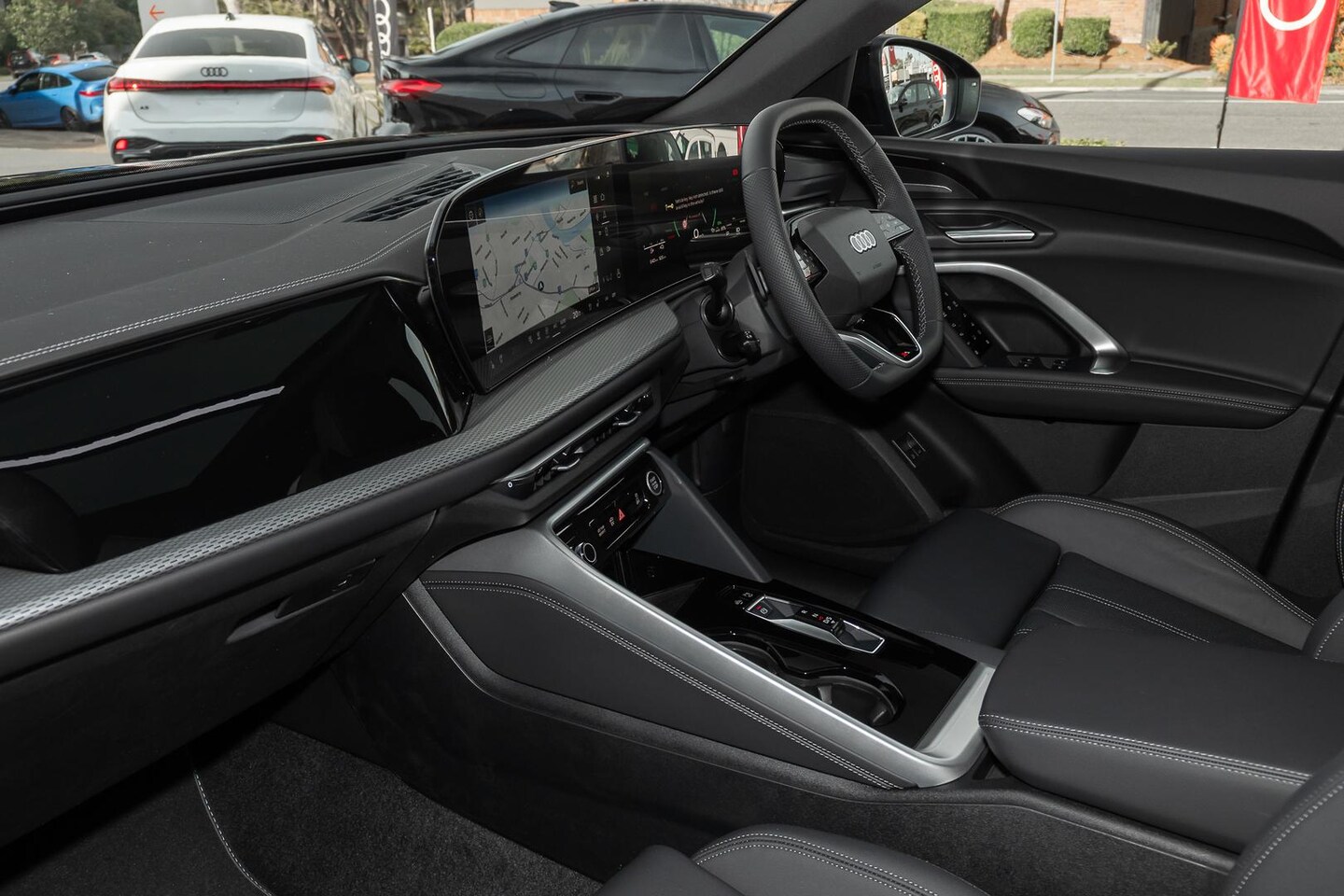 Image about Audi Q5 SUV e-hybrid quattro S tronic