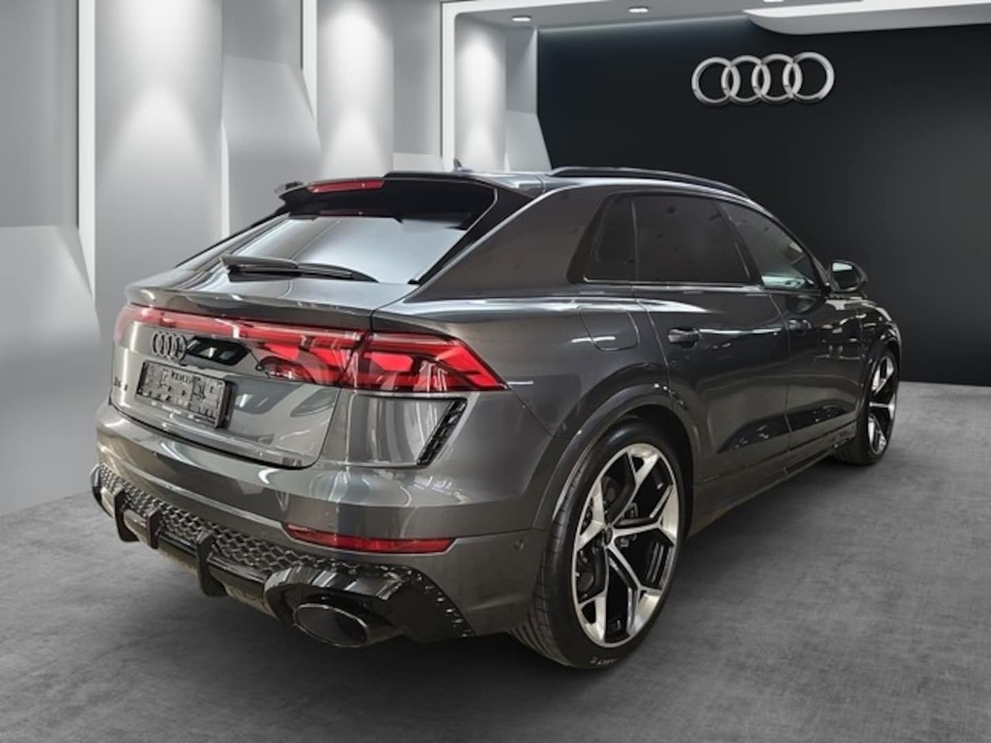Bild über Audi RS Q8 SUV TFSI quattro 471 kW tiptronic - für weitere Informationen kontaktieren Sie den Audi Partner