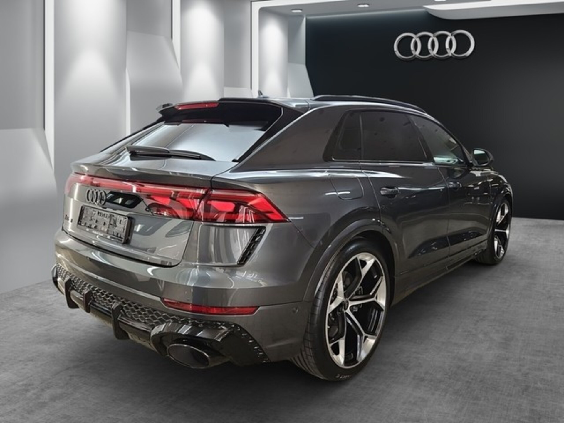 Audi RS Q8 SUV performance