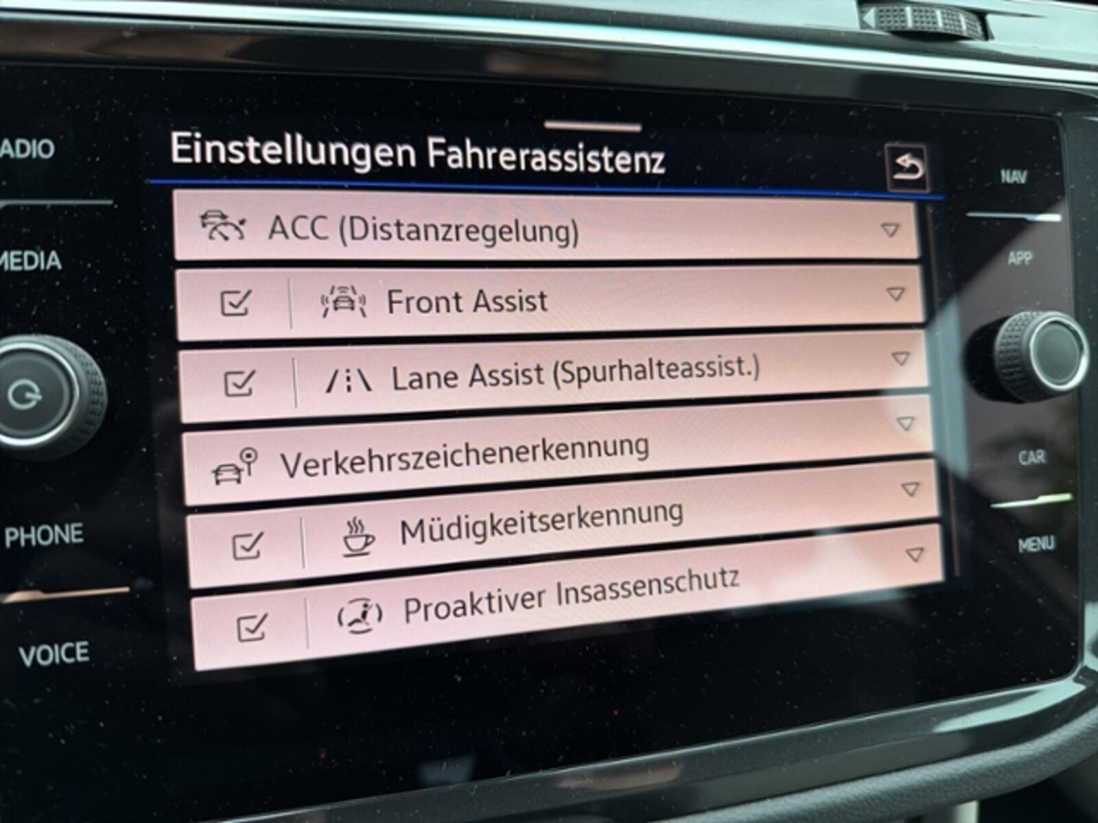 Volkswagen Tiguan – Bild 15