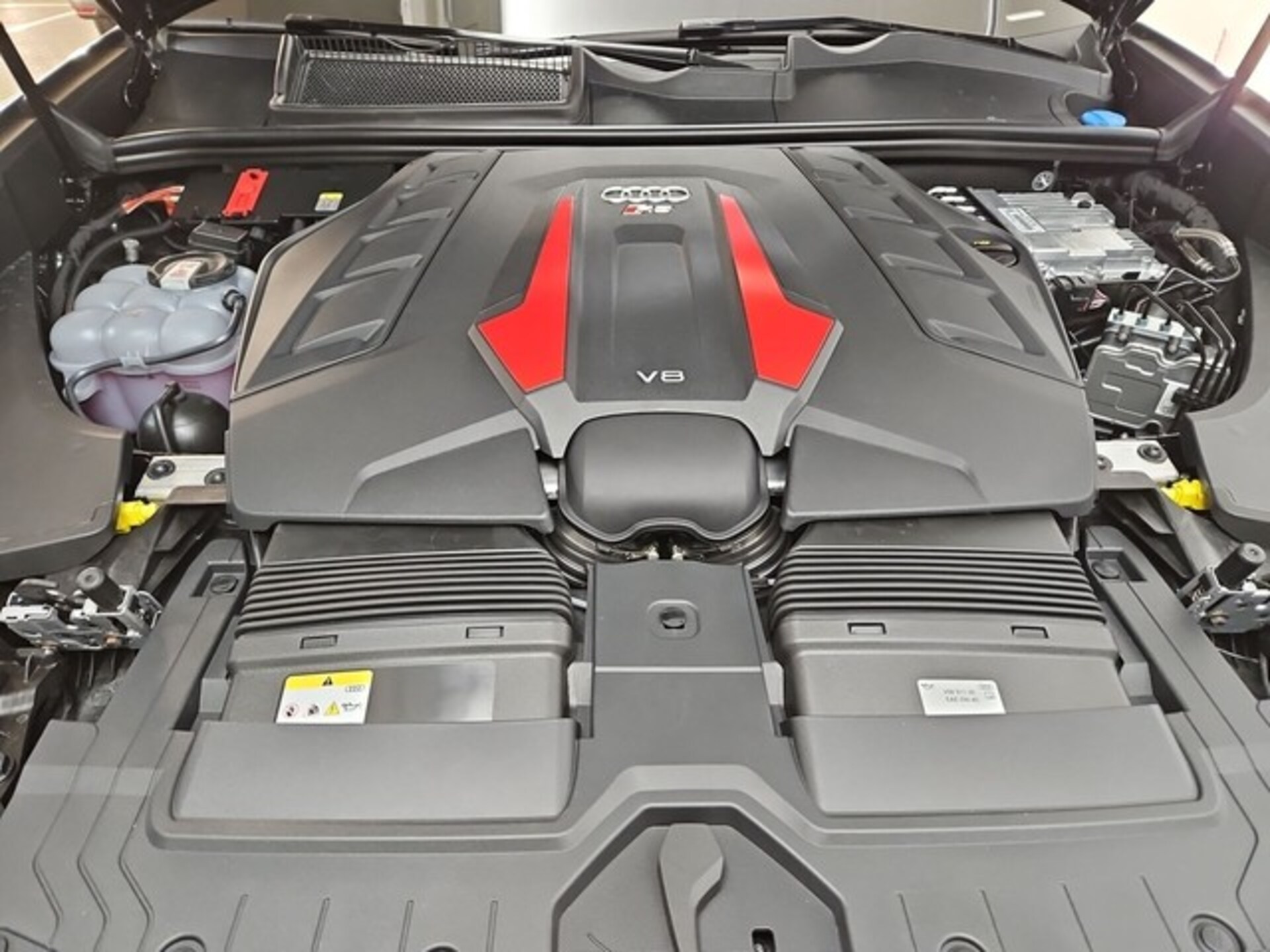 Audi RS Q8 SUV performance