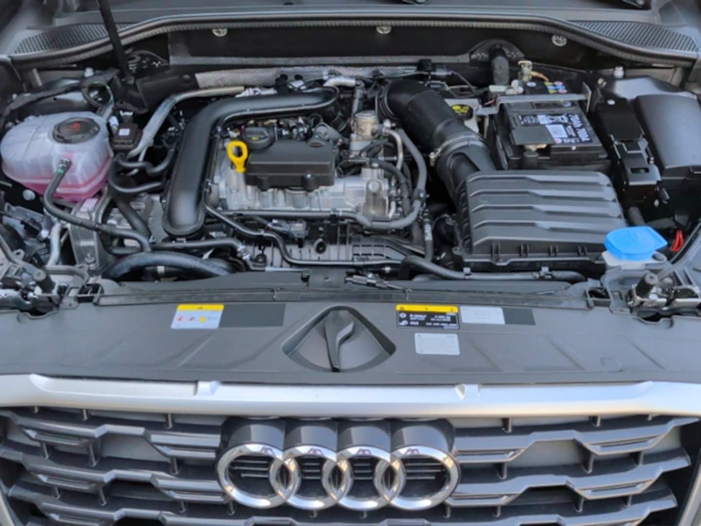 Bild über Audi Q2 S line 30 TFSI Schaltgetriebe - für weitere Informationen kontaktieren Sie den Audi Partner