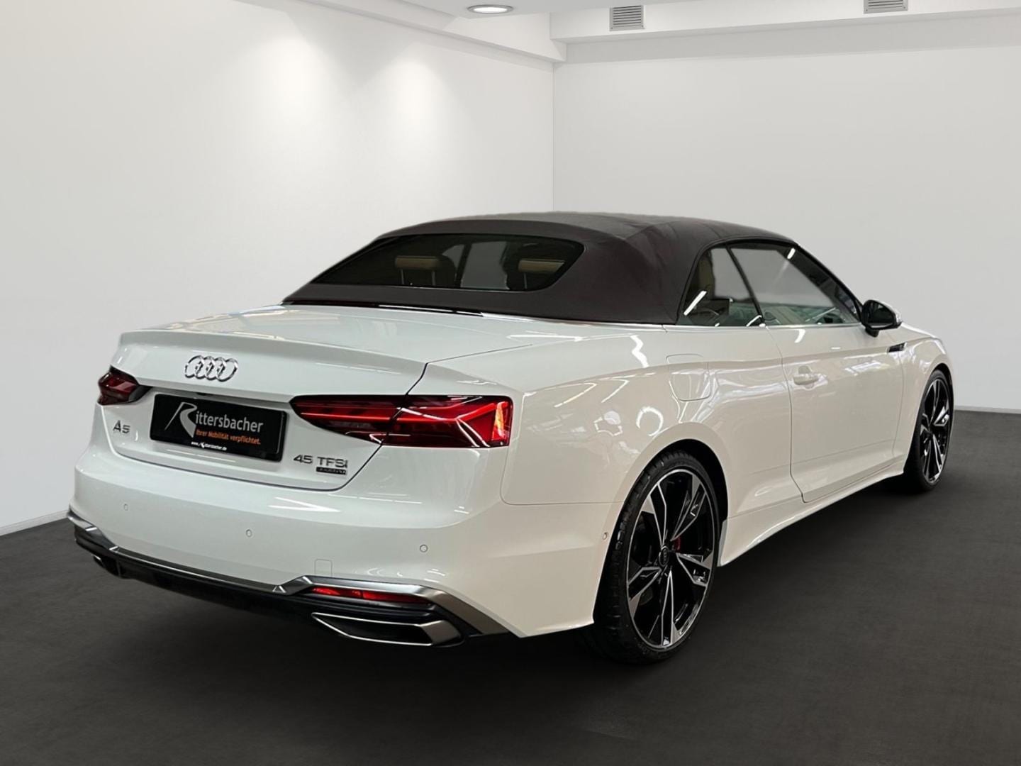 Bild über Audi A5 Cabriolet S line 45 TFSI quattro S tronic - für weitere Informationen kontaktieren Sie den Audi Partner