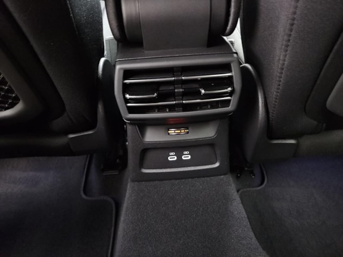 Bild über Audi A3 Sportback S line 35 TFSI S tronic - für weitere Informationen kontaktieren Sie den Audi Partner