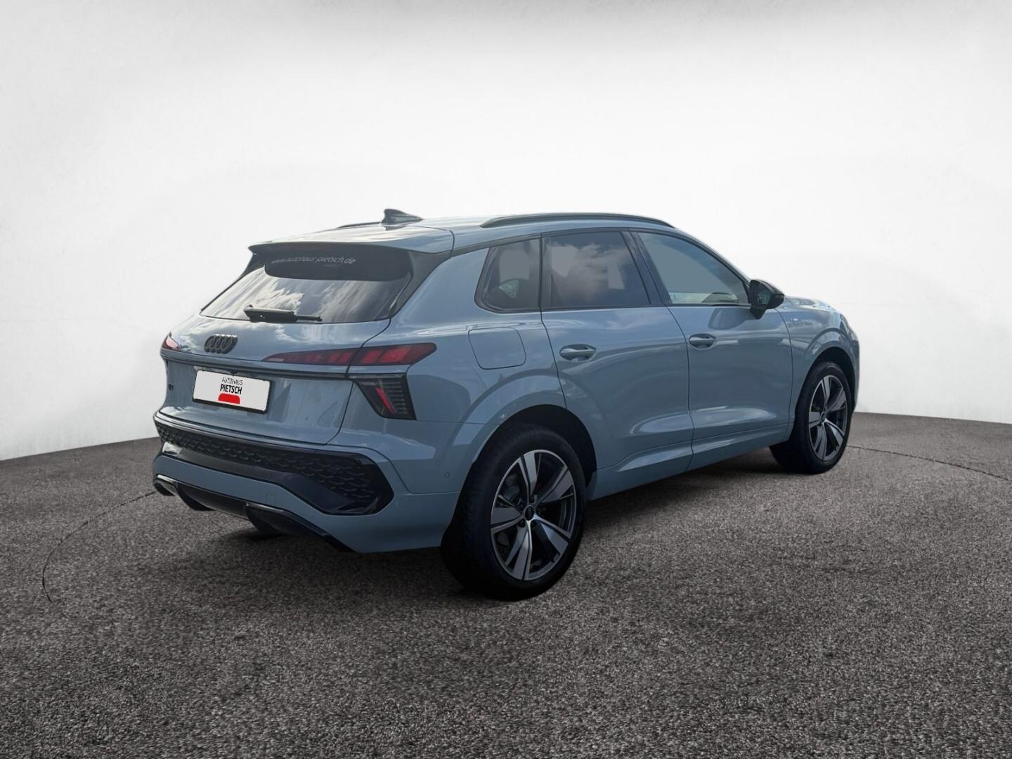 Bild über Audi Q3 SUV TFSI 110 kW S tronic - für weitere Informationen kontaktieren Sie den Audi Partner