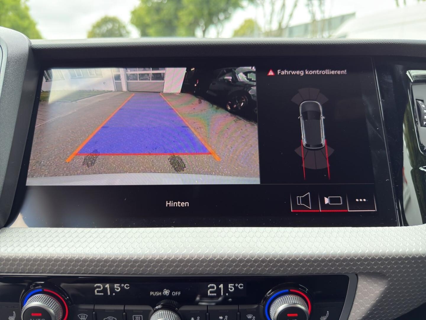 Bild über Audi A1 allstreet 30 TFSI S tronic - für weitere Informationen kontaktieren Sie den Audi Partner