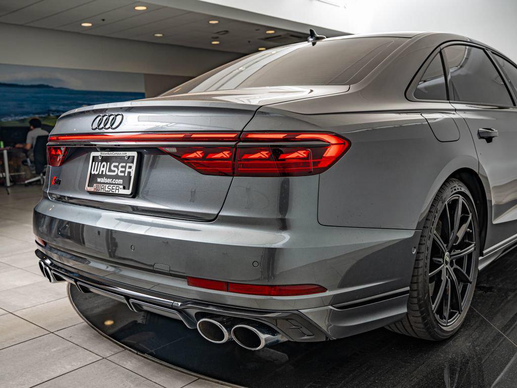 2022 Audi S8 Base - Photo 16