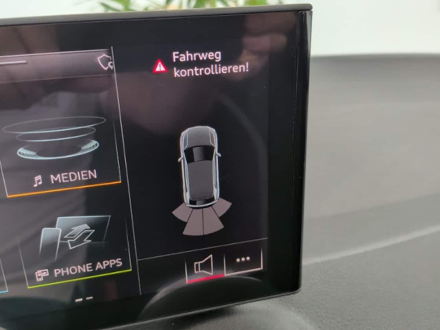 Bild über Audi Q2 S line 30 TFSI Schaltgetriebe - für weitere Informationen kontaktieren Sie den Audi Partner