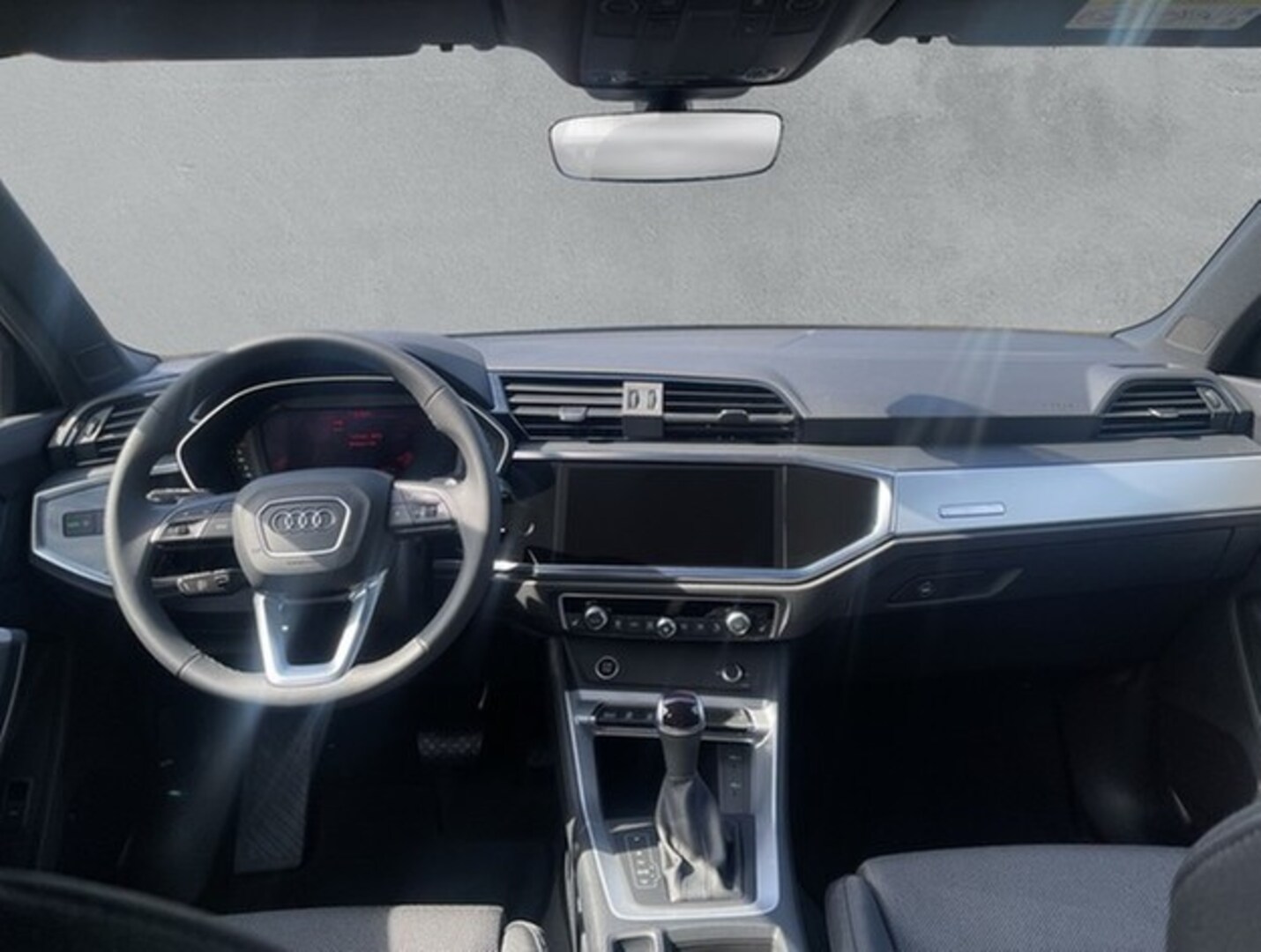 Bild über Audi Q3 TFSI 110 kW S tronic - für weitere Informationen kontaktieren Sie den Audi Partner