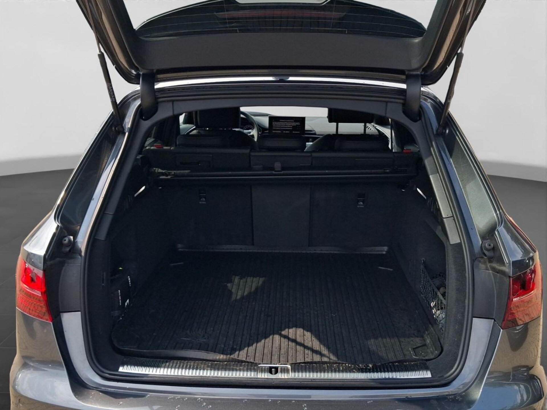 Audi A4 Avant S line