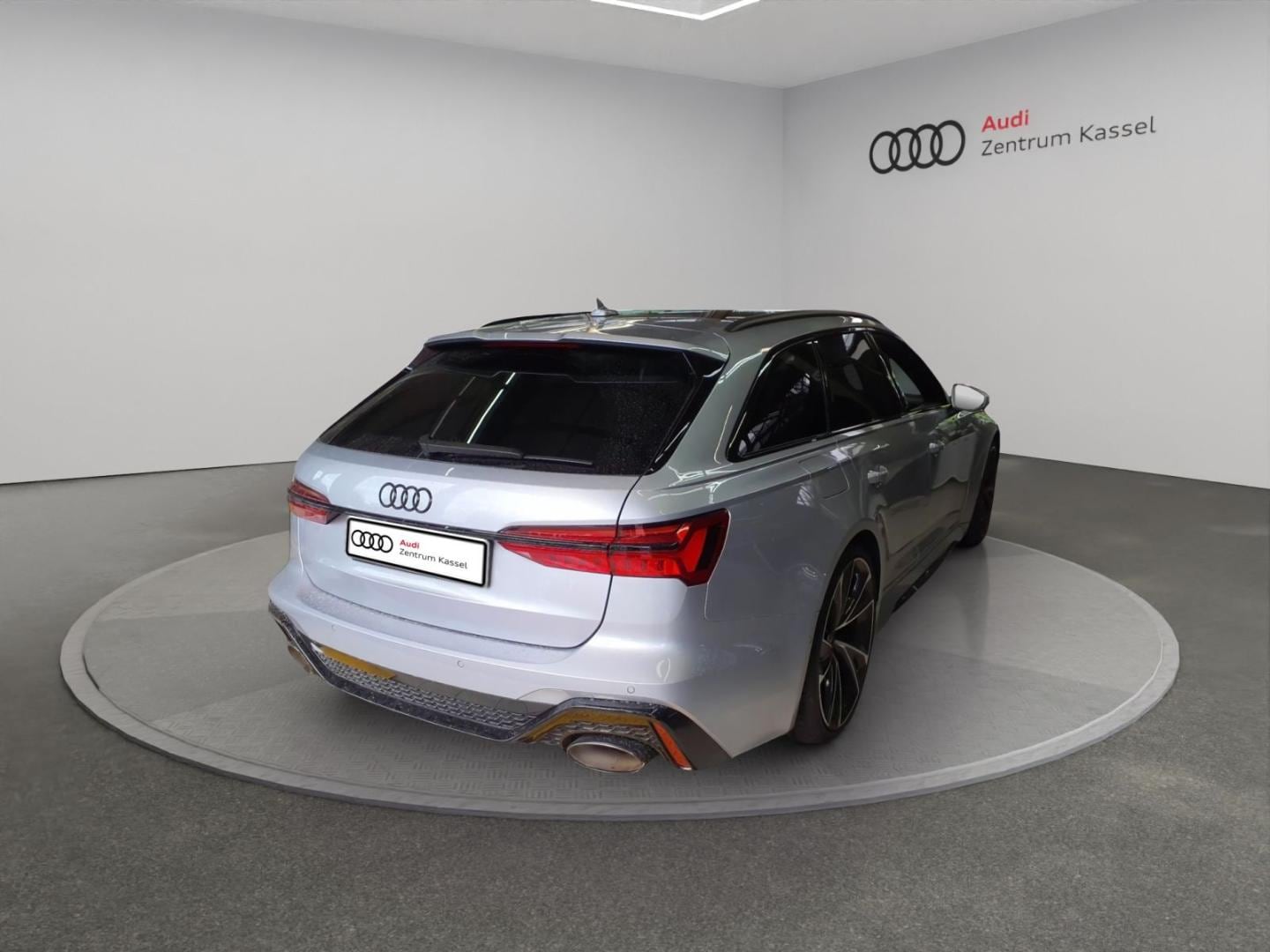 Bild über Audi RS 6 Avant performance quattro tiptronic - für weitere Informationen kontaktieren Sie den Audi Partner