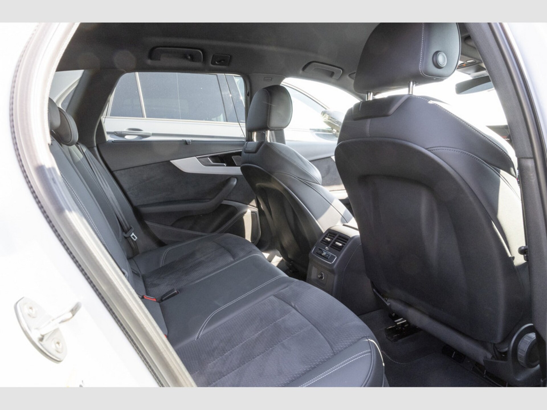 Audi A4 Avant S line