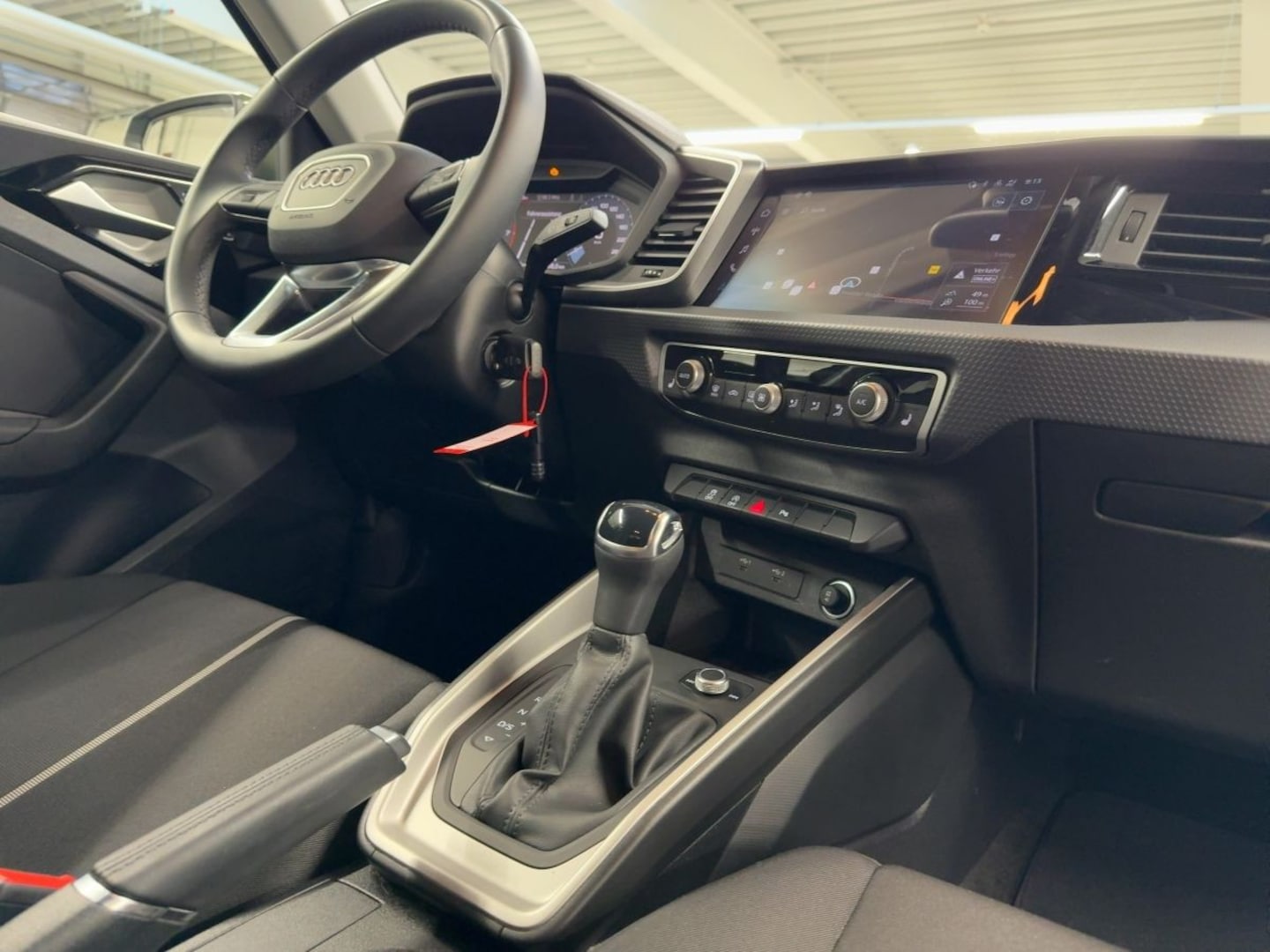 Bild über Audi A1 allstreet 30 TFSI S tronic - für weitere Informationen kontaktieren Sie den Audi Partner