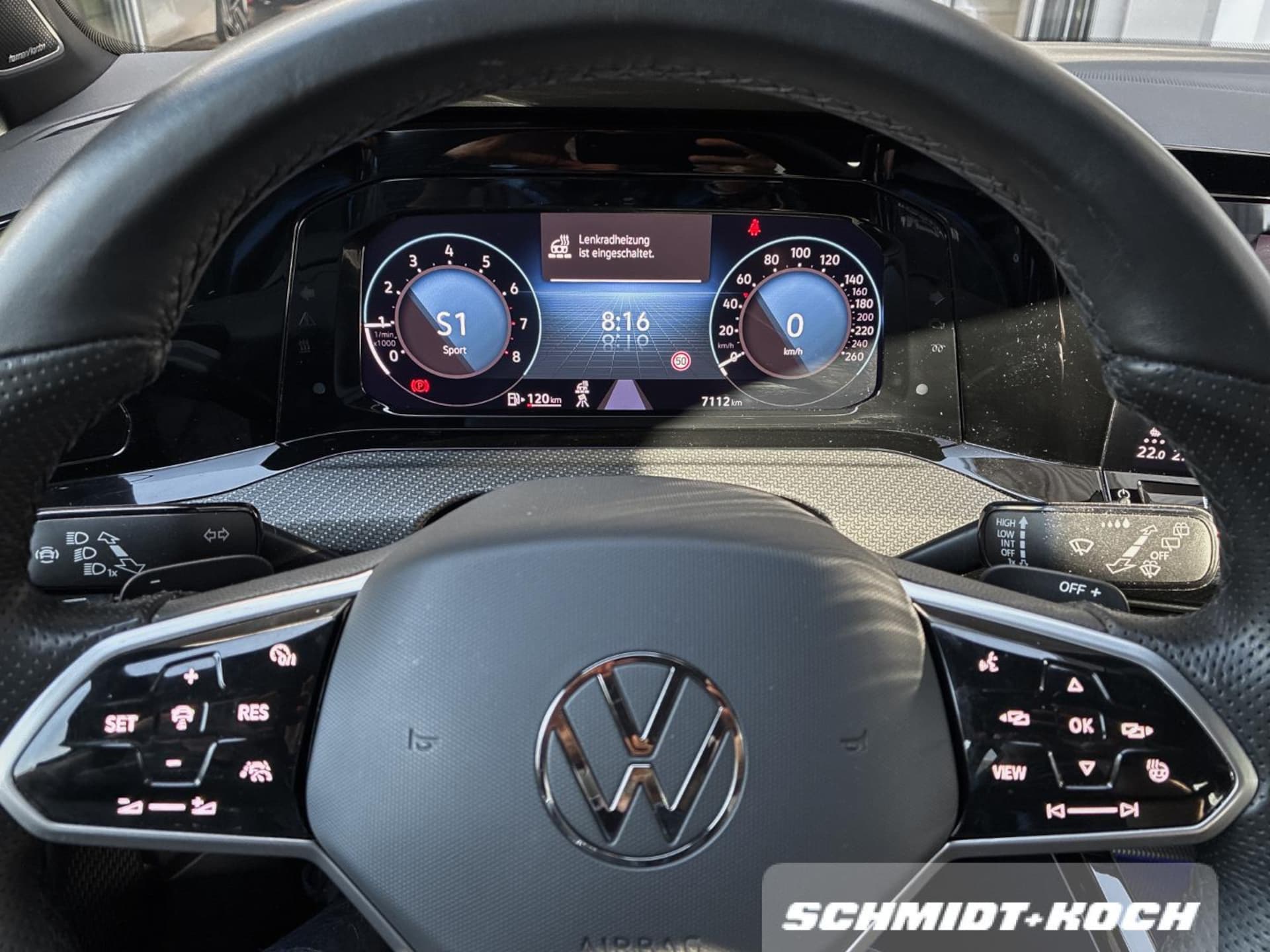 Volkswagen Golf R-Line