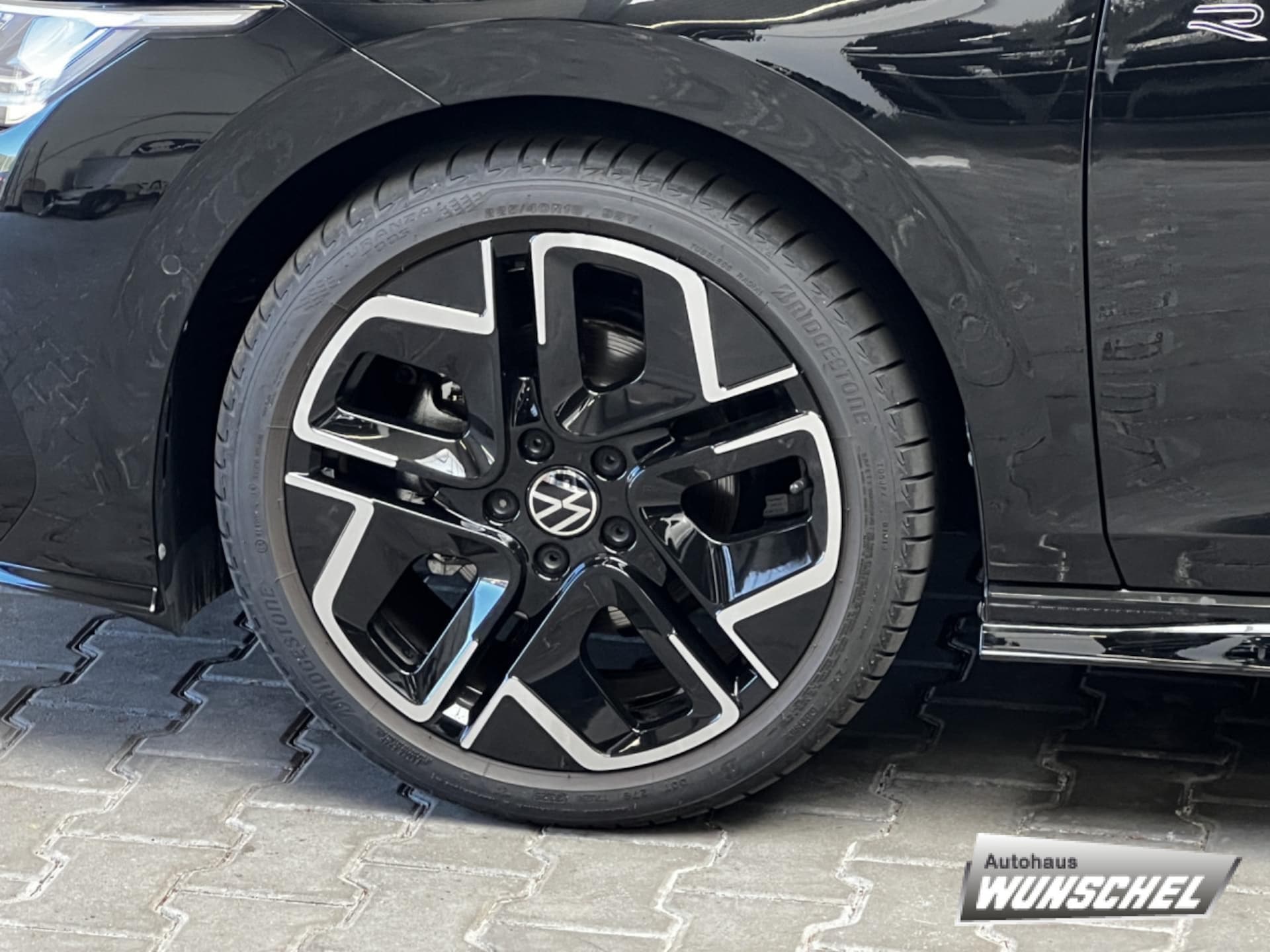 Volkswagen Golf R-Line