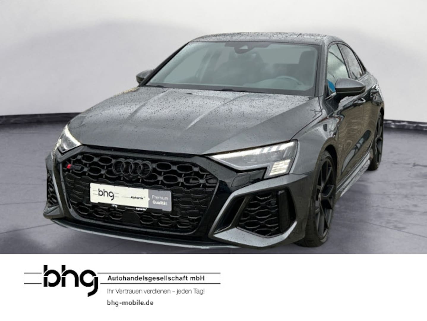 Bild über Audi RS 3 Limousine TFSI quattro S tronic - für weitere Informationen kontaktieren Sie den Audi Partner