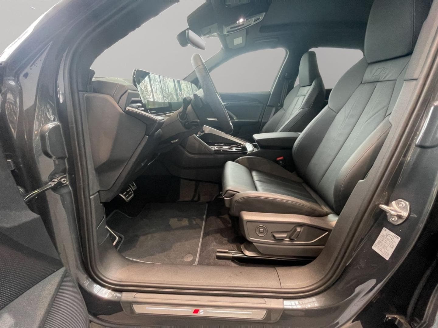 Bild über Audi Q5 SUV TDI quattro 150 kW S tronic - für weitere Informationen kontaktieren Sie den Audi Partner