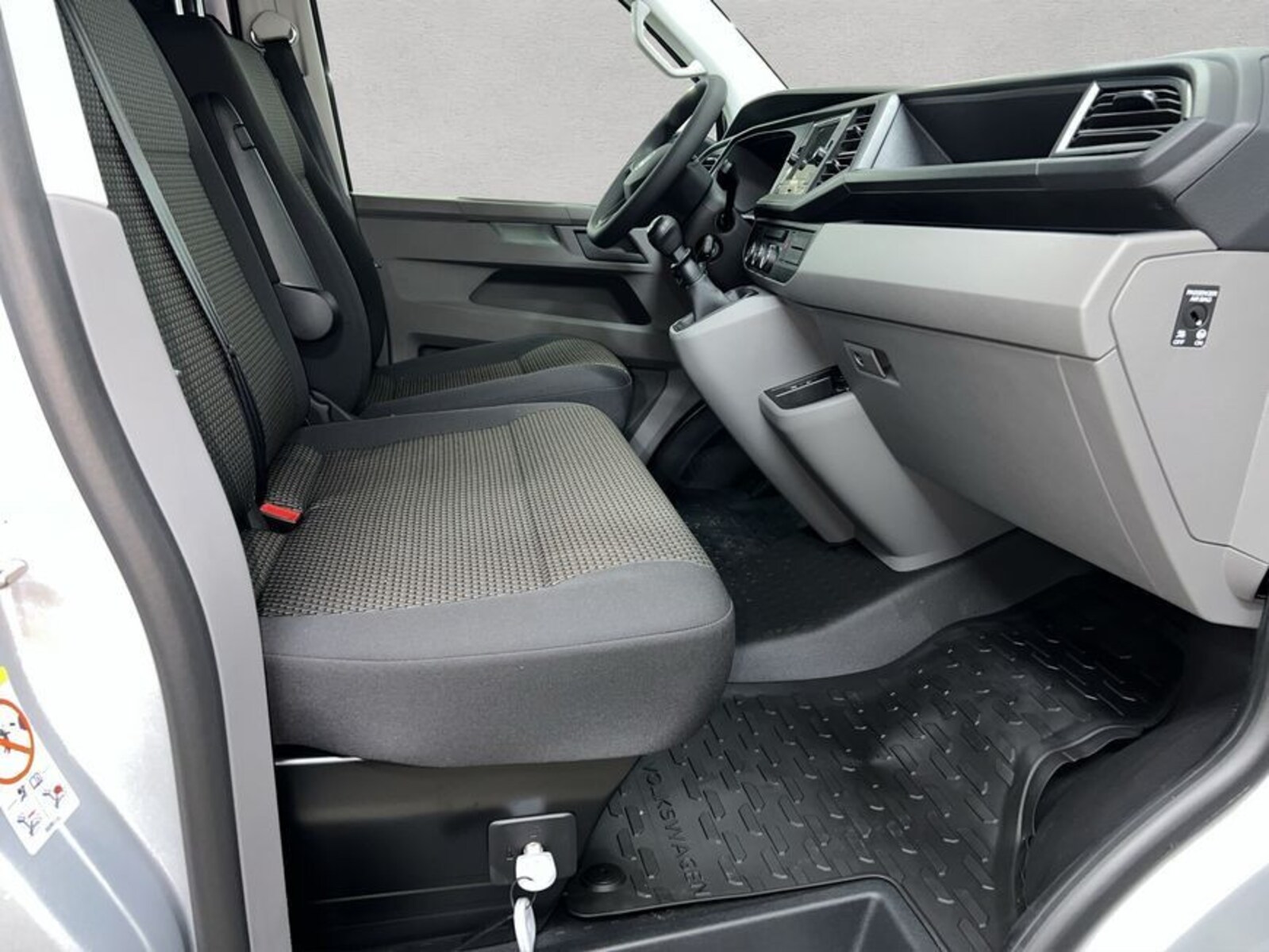 Volkswagen T6.1 Transporter Kasten kurzer Radstand – Bild 19