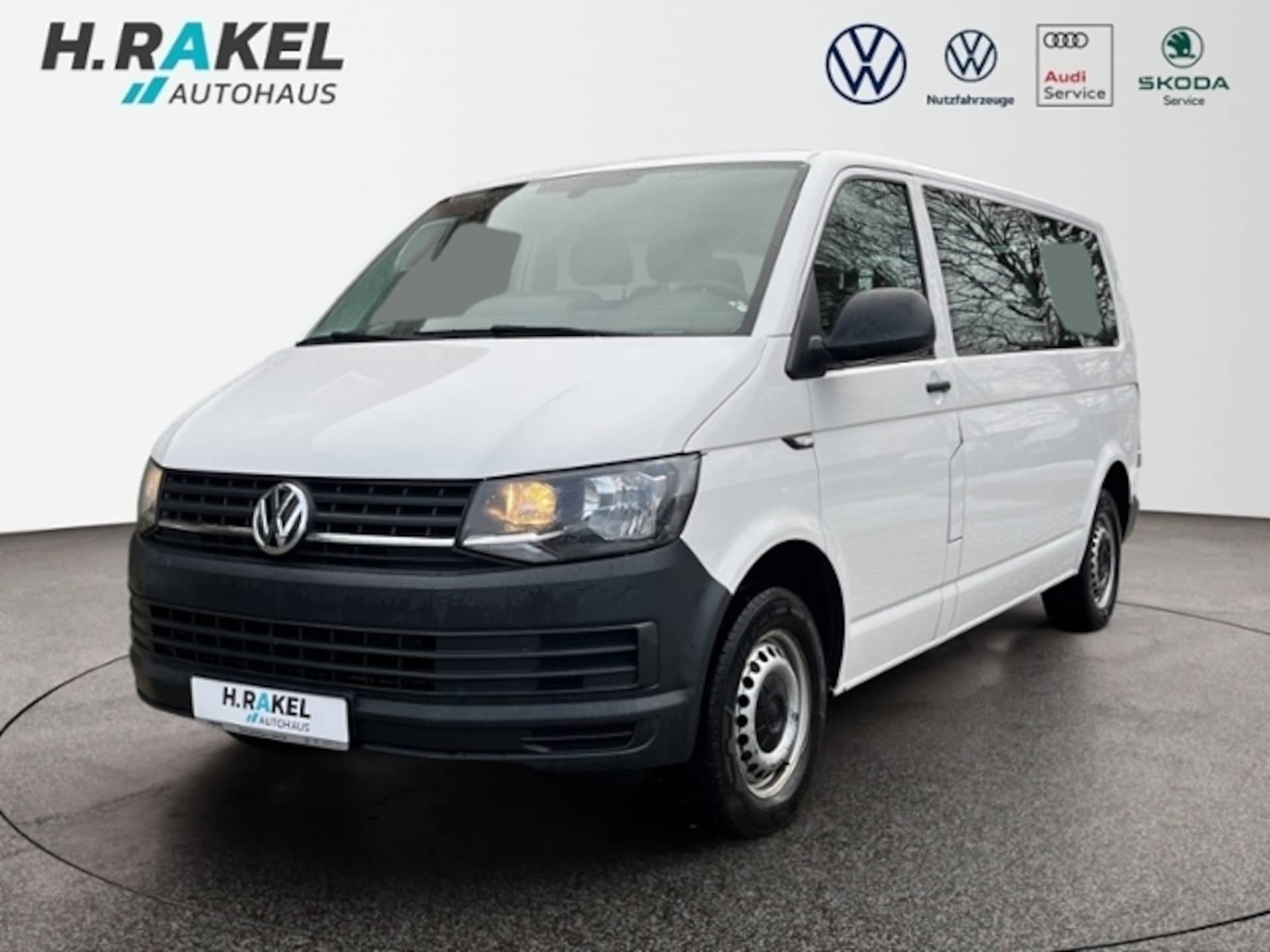 Volkswagen T6 Transporter Kombi langer Radstand