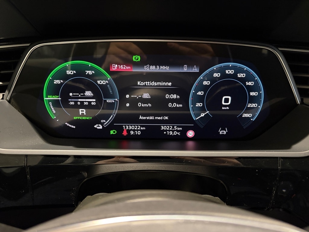 Bild som visar Audi Q8 e-tron Q8 50 e-tron quattro Proline 250,00 kW - för mer information kontakta din Audi Partner