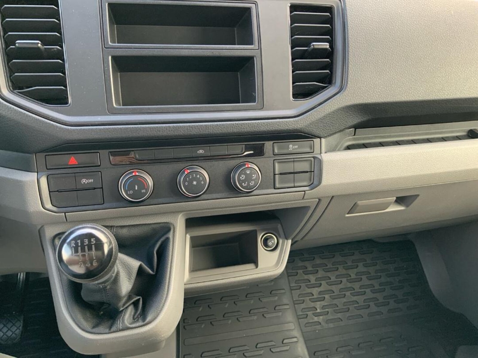 Volkswagen Crafter Doppelkabine mittlerer Radstand – Bild 12